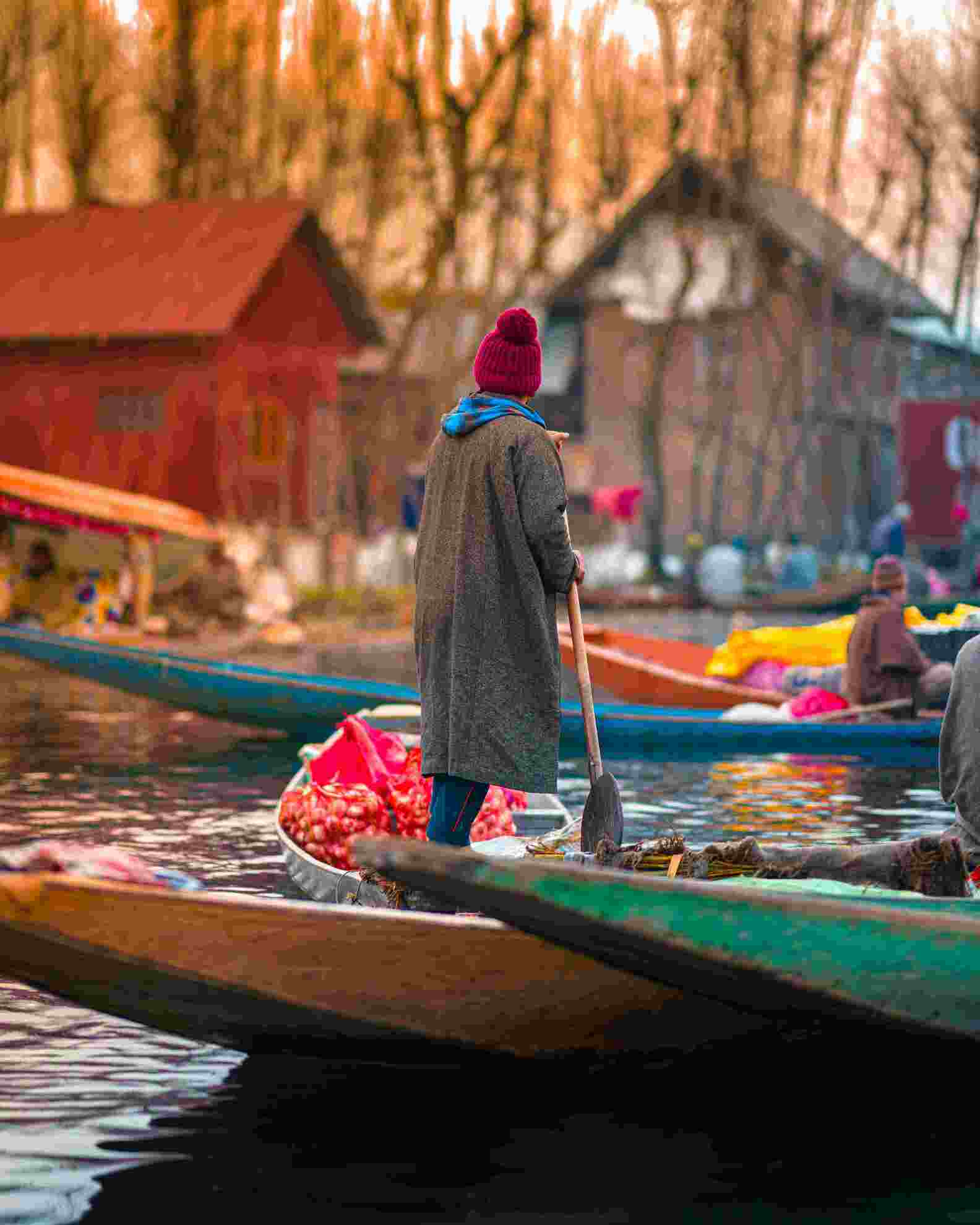 Shikara ride in Kashmir for a couple